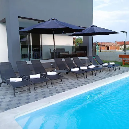 Nikolina - Luxury Modern & Swimming Pool Vodnjan